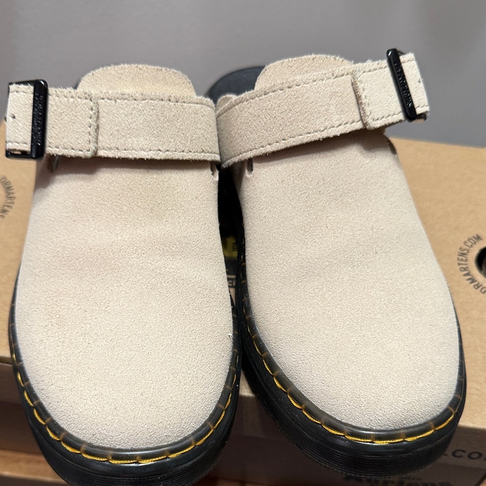 Dr. Martens Kids Beige Buckle Boots - Picture 4 of 5